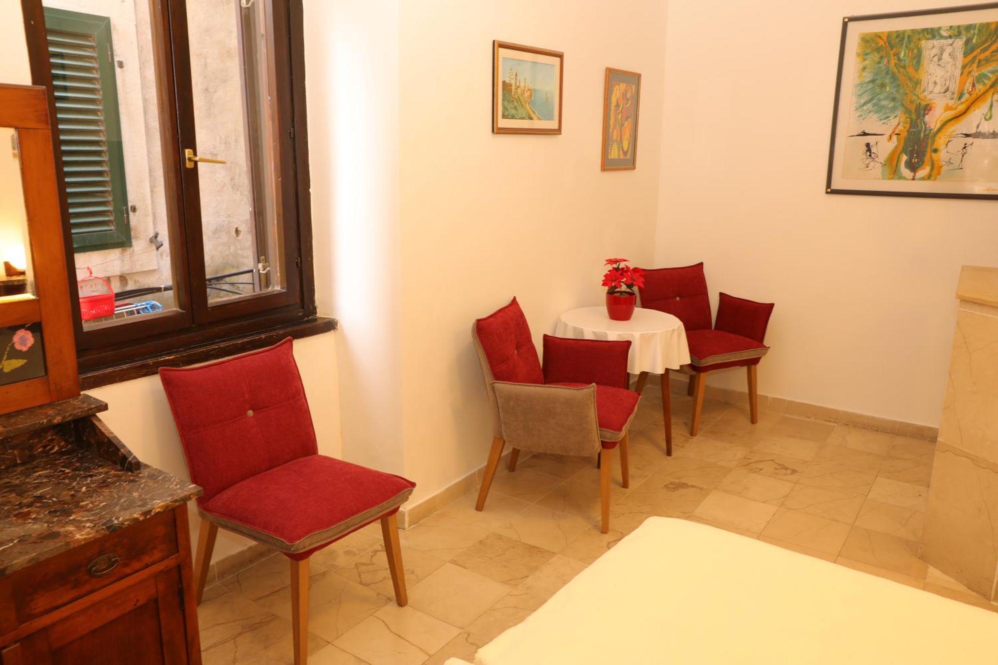 Center Room D16 In The Ancient Roman Palace 斯普利特 外观 照片